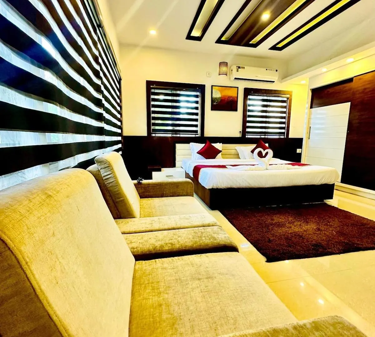 White Palace Private Pool Villa Ambalavayal India